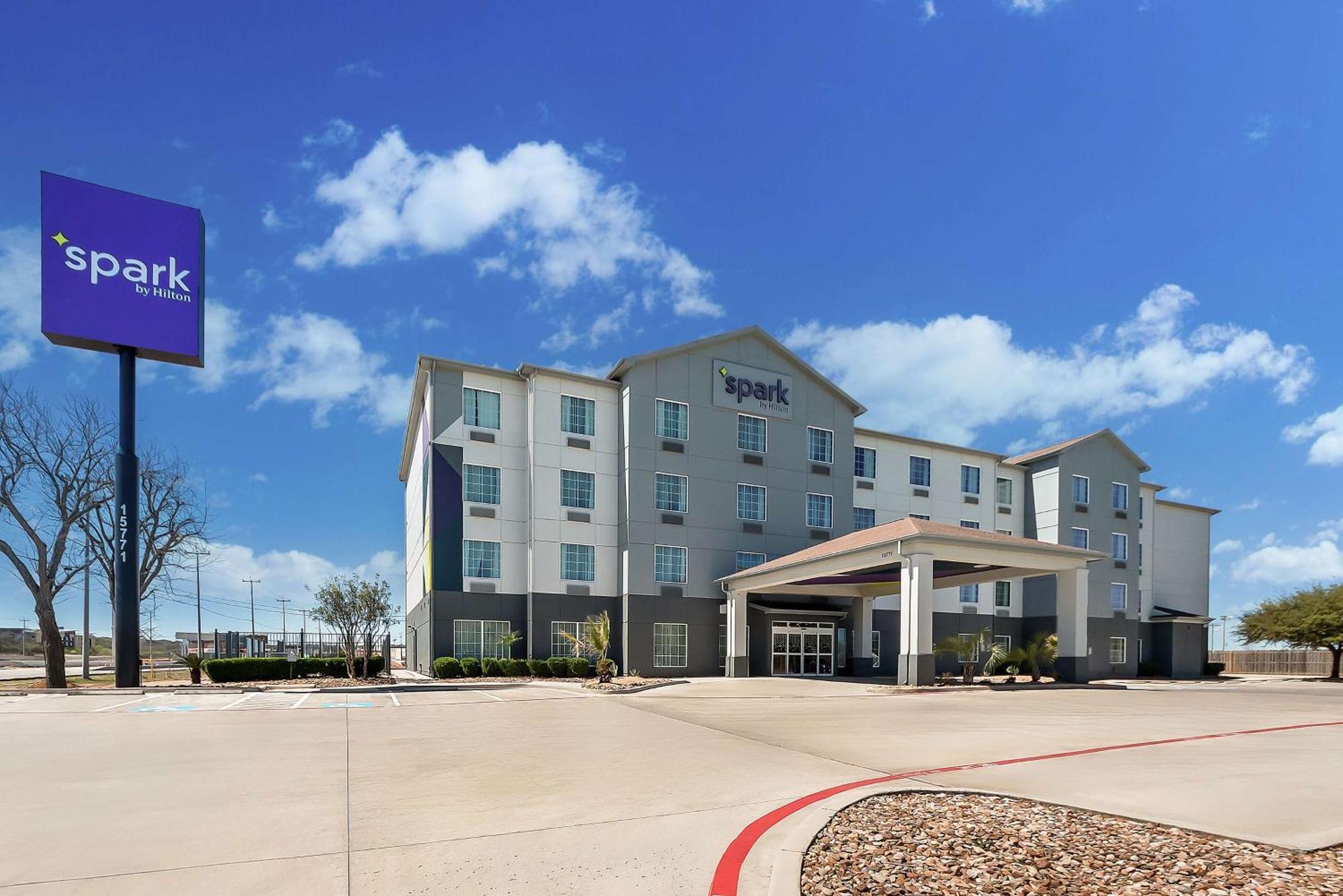 Spark By Hilton Selma Exterior foto